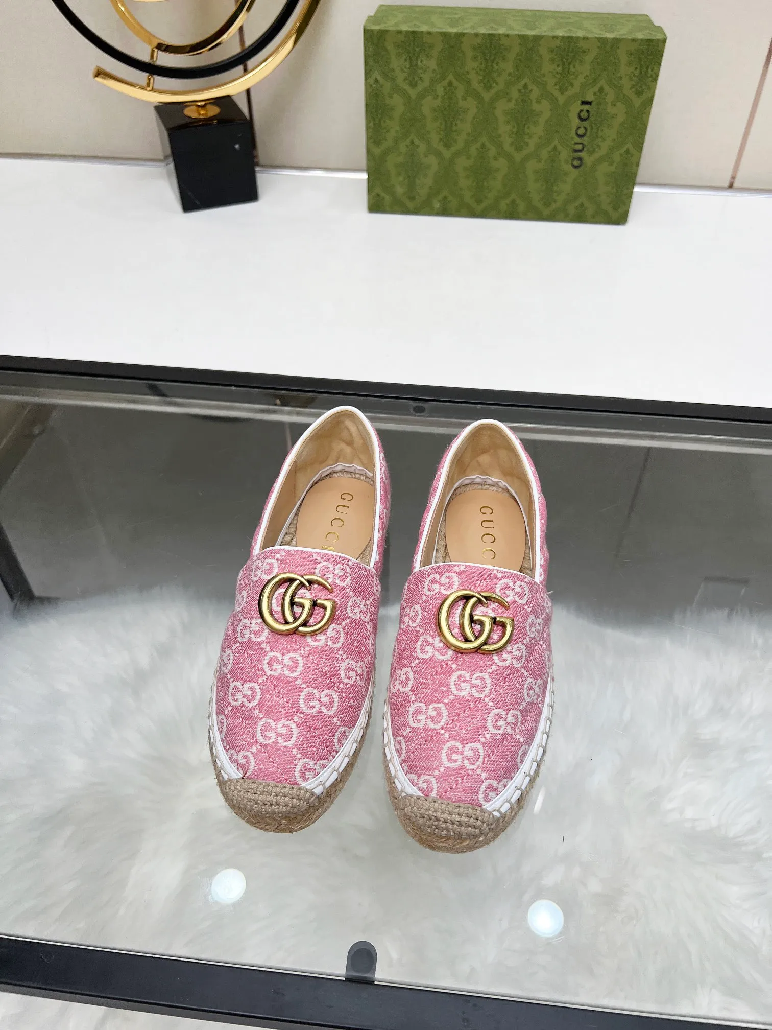 👟👟Ex-factory price 380👟👟 🌈🌈2024 new color early spring Gucci 🗽🗽Gucci classic logo logo canvas fisherman shoes, espadrille shoes are made of double G imported fabric. The color of the brand's double G letter cross-woven pattern will be reinterpreted every season, and the charm of the collection elements will be interpreted through more fresh and eye-catching materials and designs. •Pink, dozens of colors, choose as you like, choose as you like •Women’s style •Number of sizes 35-42